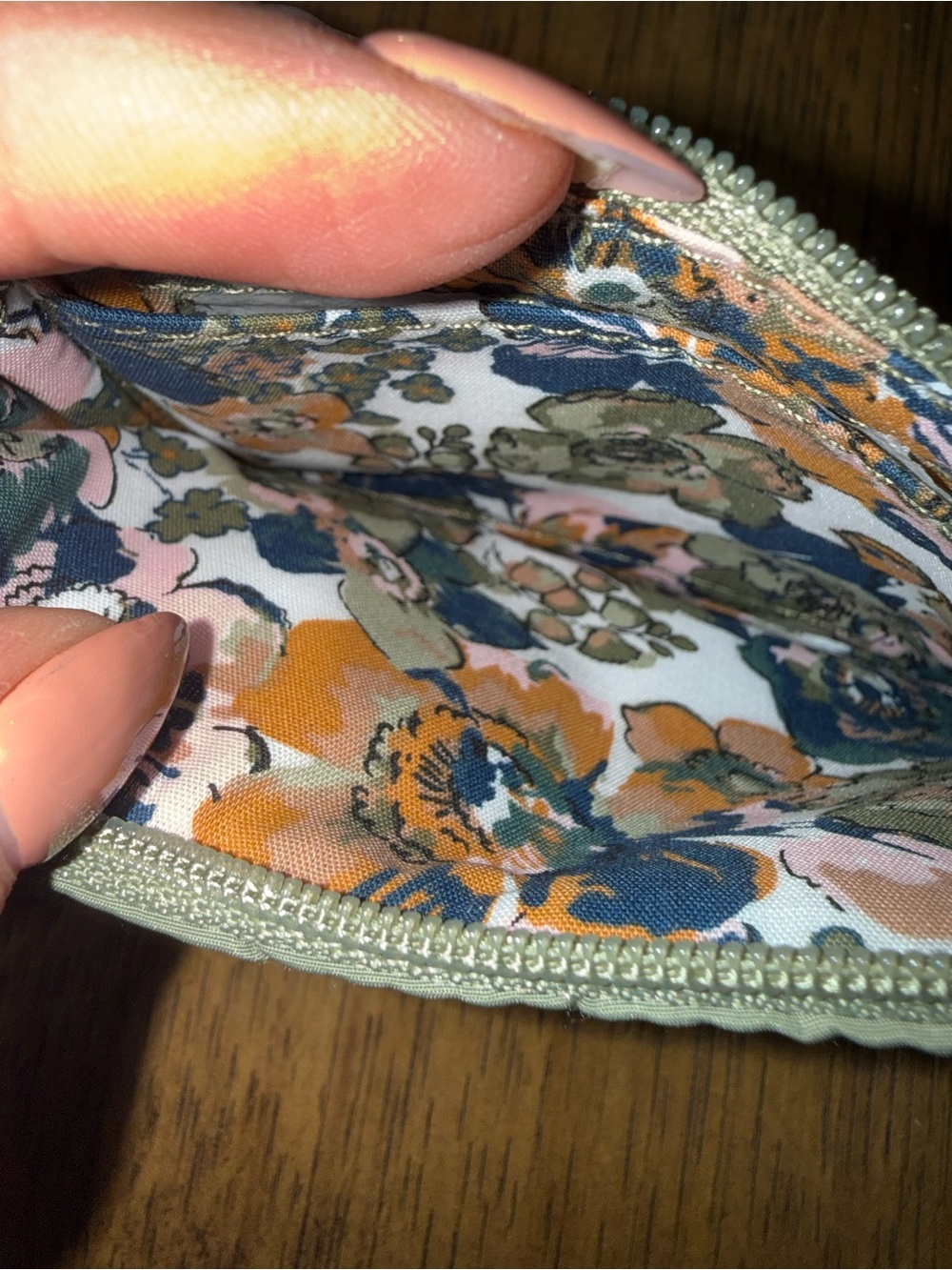 Vera Bradley Light Green Quilted ID Wallet with Zip - Picture 4 of 4